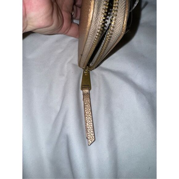 NWT Fossil wallet and Relic bag - Picture 5 of 11